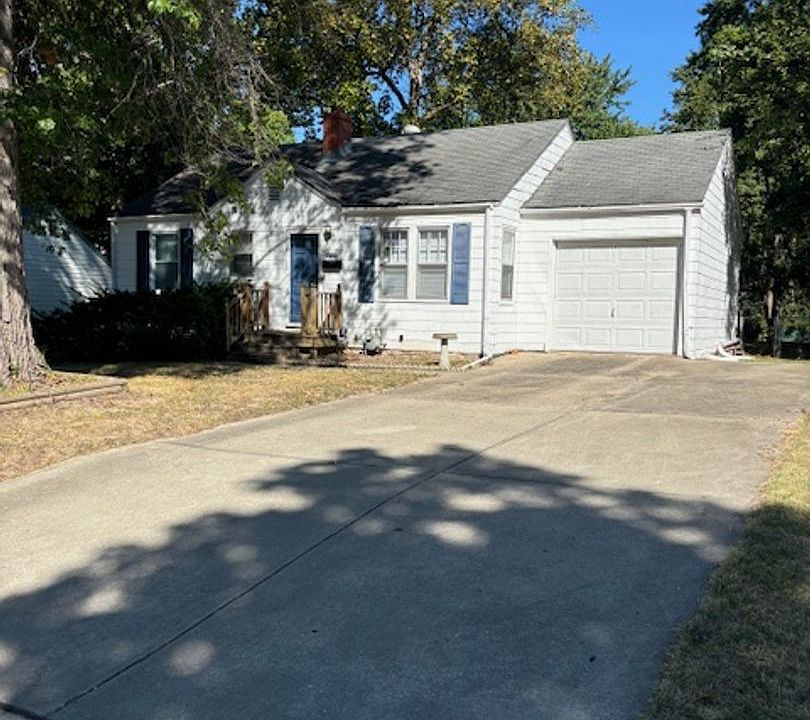 2nd image of 1322 W 29th Ter S