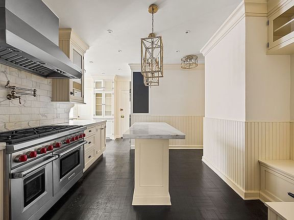 2nd image of 50 E 72nd St #10C