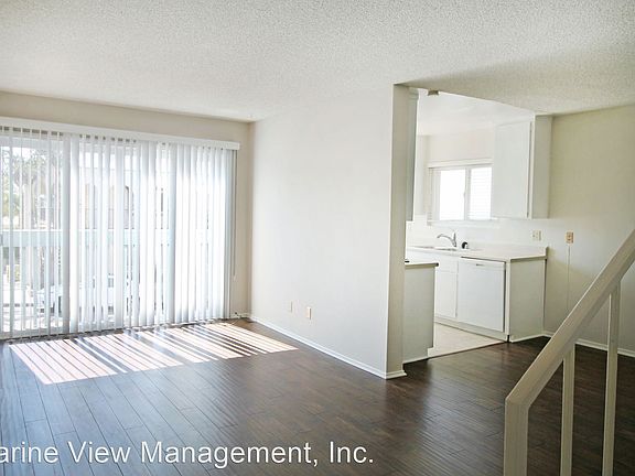 3rd image of 637 Manhattan Beach Blvd #A