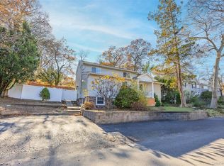 10 Queen Drive, Sound Beach, NY 11789