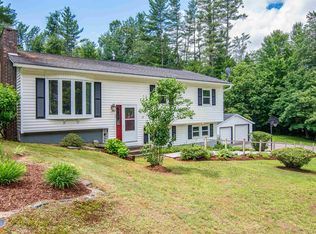 13 Oakwood Ln, Essex Junction, VT 05452