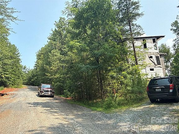 4th image of 242 Golden Creek Rdg