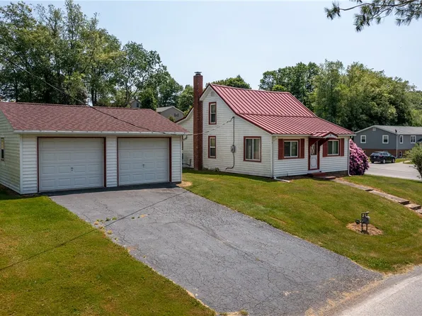 34 Dunn St, Sandy Lake, PA 16145