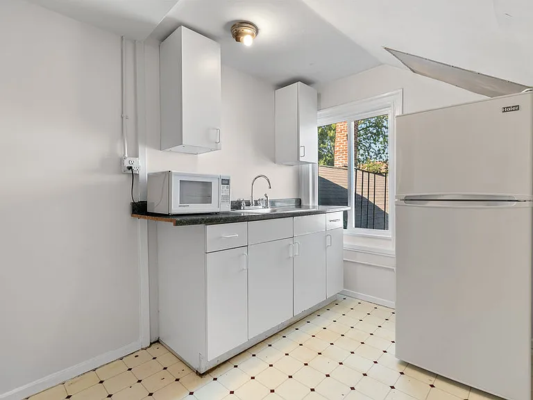 Kitchenette - loft area