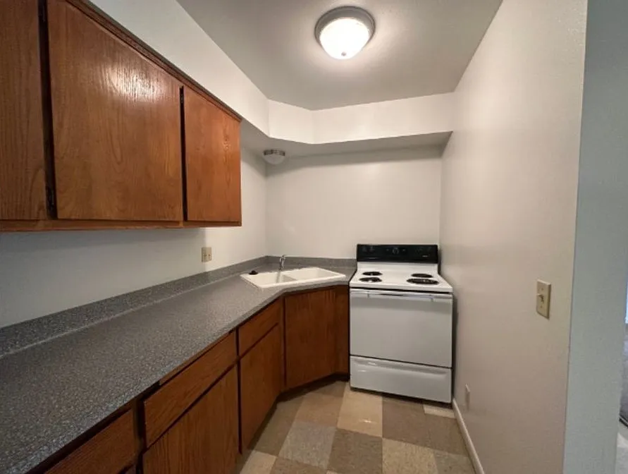 2 bed, 1.0 bath, $955 — Photo 4