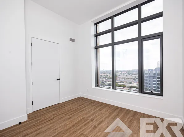 2230 Cropsey Avenue image 8 of 66