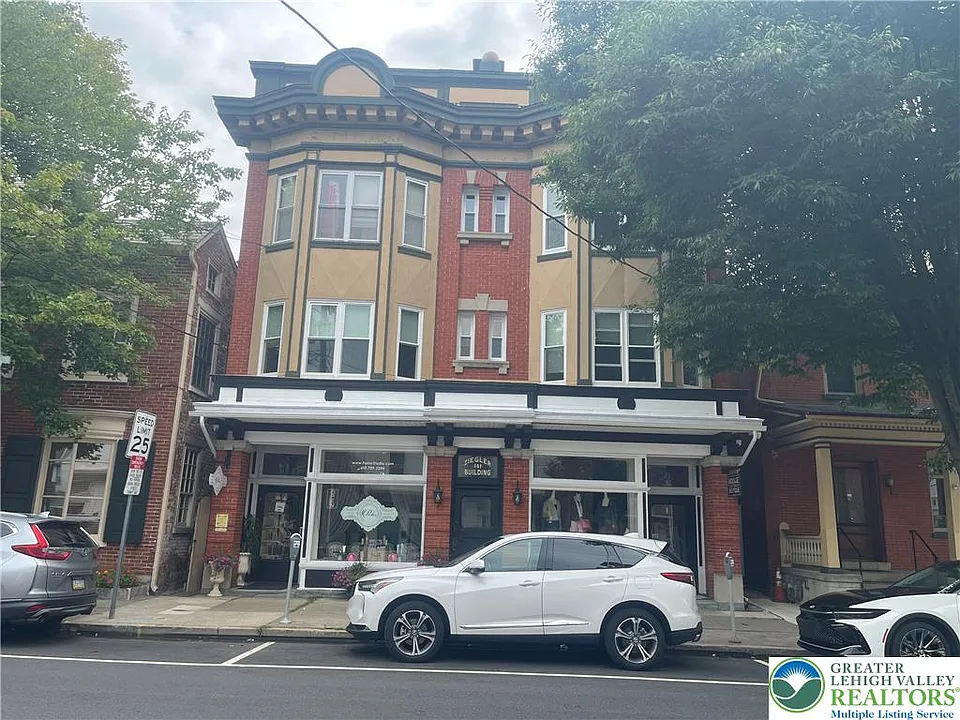 139 S Main St #4