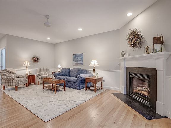 4th image of 52 Mary Catherine Dr