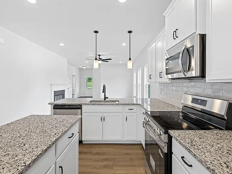 4923 Hazelnut Ln — Photo 11