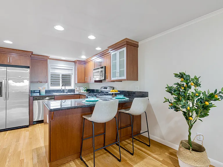 1514 Taylor Ave N #B — Photo 4