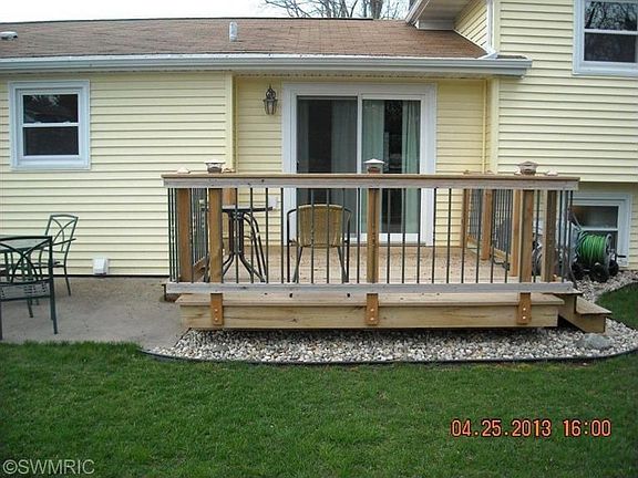 3rd image of 933 Glencroft Ln