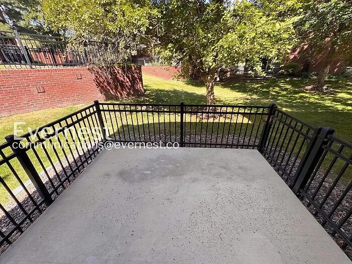 3 bed, 3.5 bath, 2200 sqft, $2,995 — Photo 3