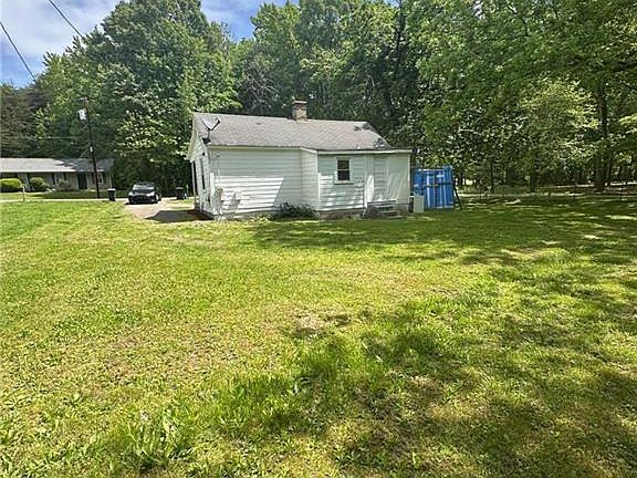 3rd image of 1406 Grimes St