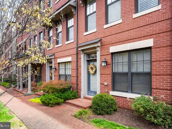 421 Bicksler Sq SE, Leesburg, VA 20175