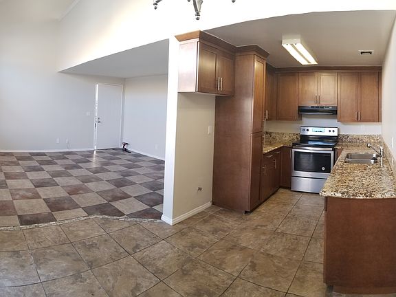2nd image of 2846 Casey St #A
