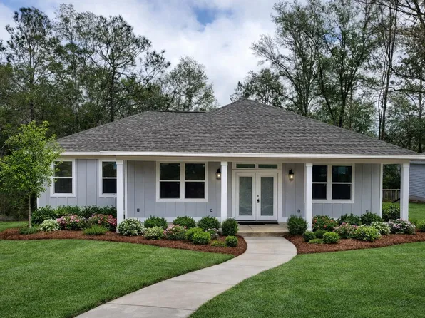 100 Windsor Dr, Crestview, FL 32539