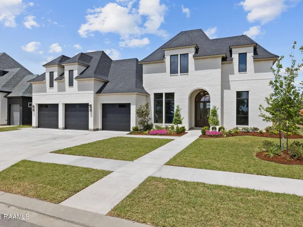 208 Sabal Bend Dr, Youngsville, LA 70592