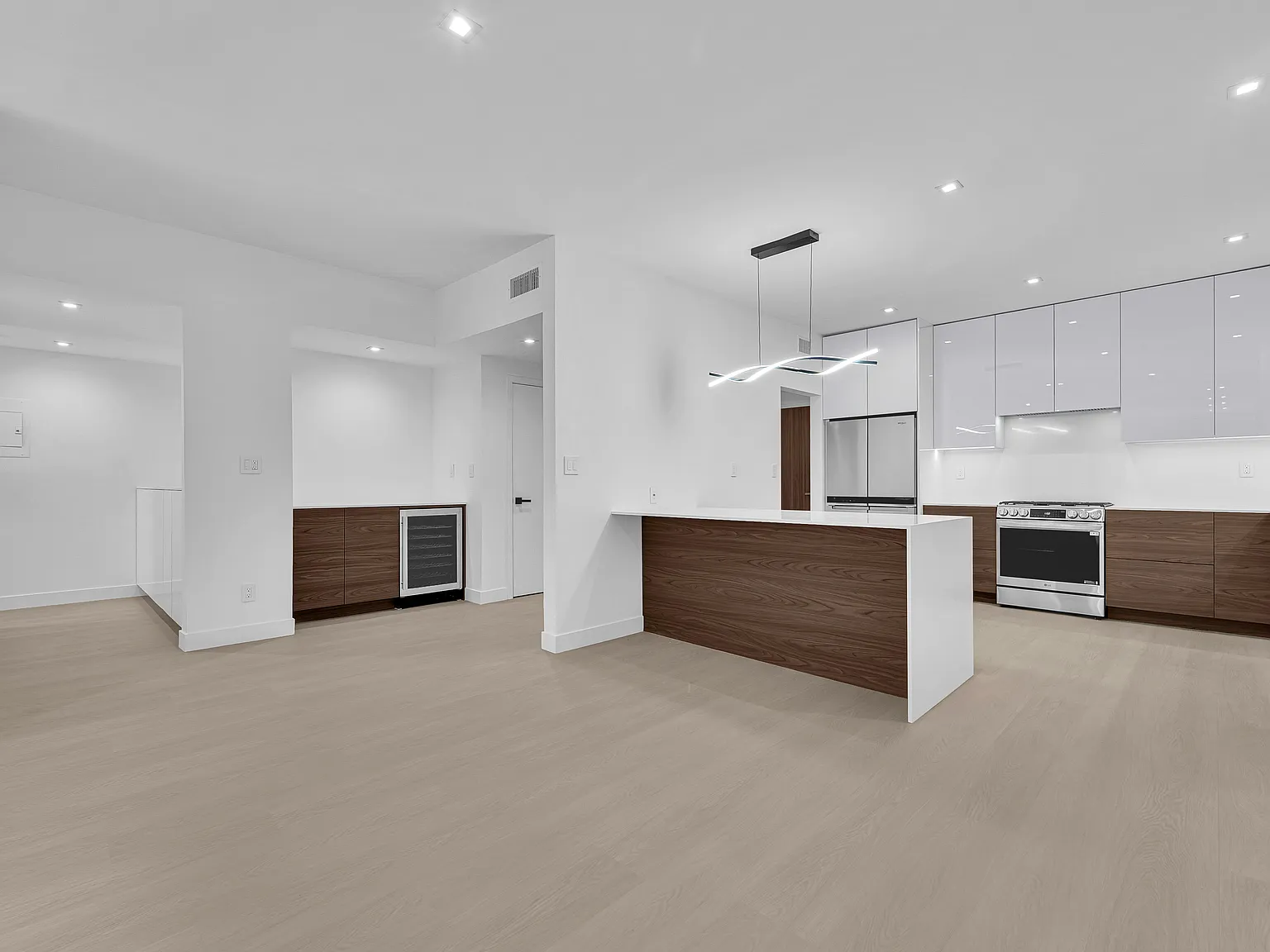 10630 Wilkins Ave — Photo 2