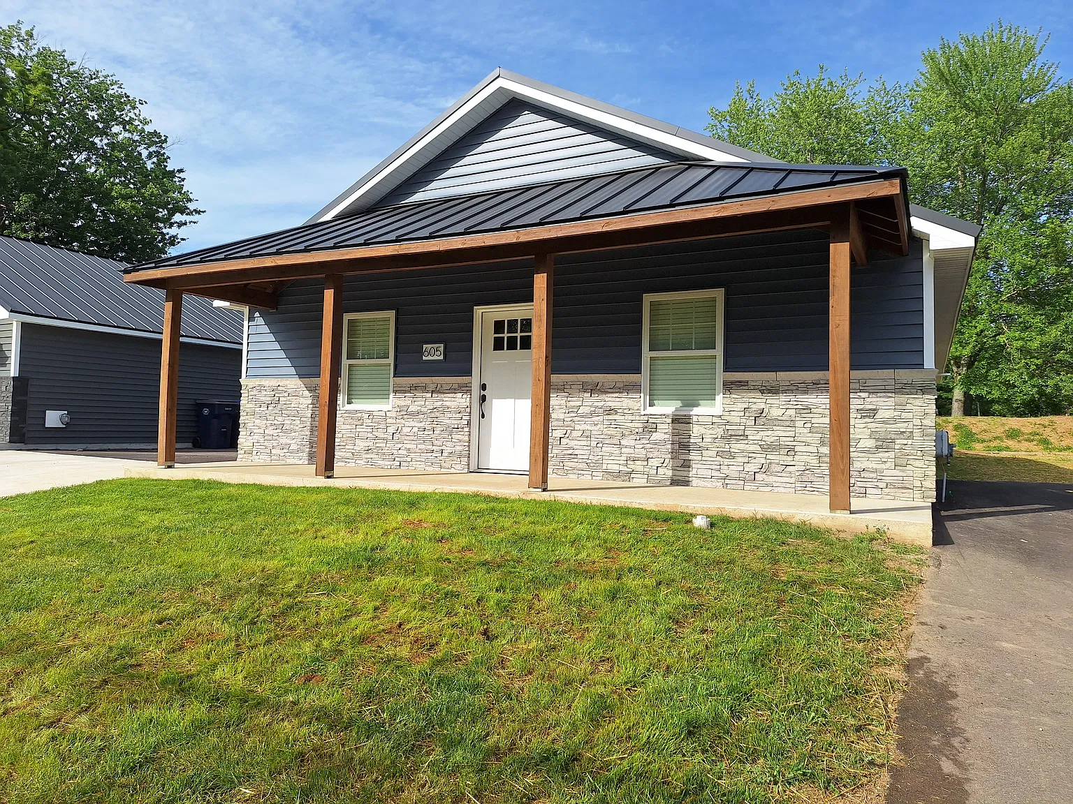 605 McClellan St — Photo 1