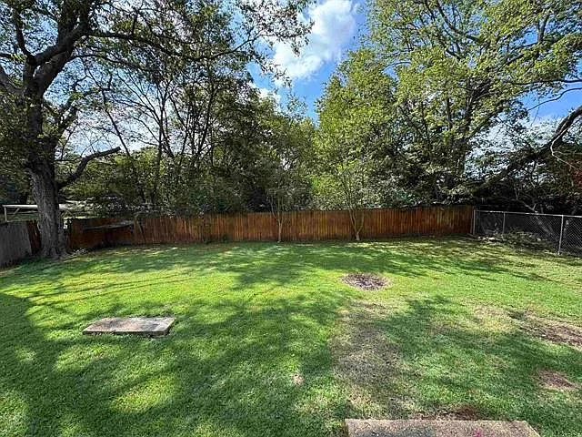3 bed, 1200 sqft, $1,600 — Photo 4