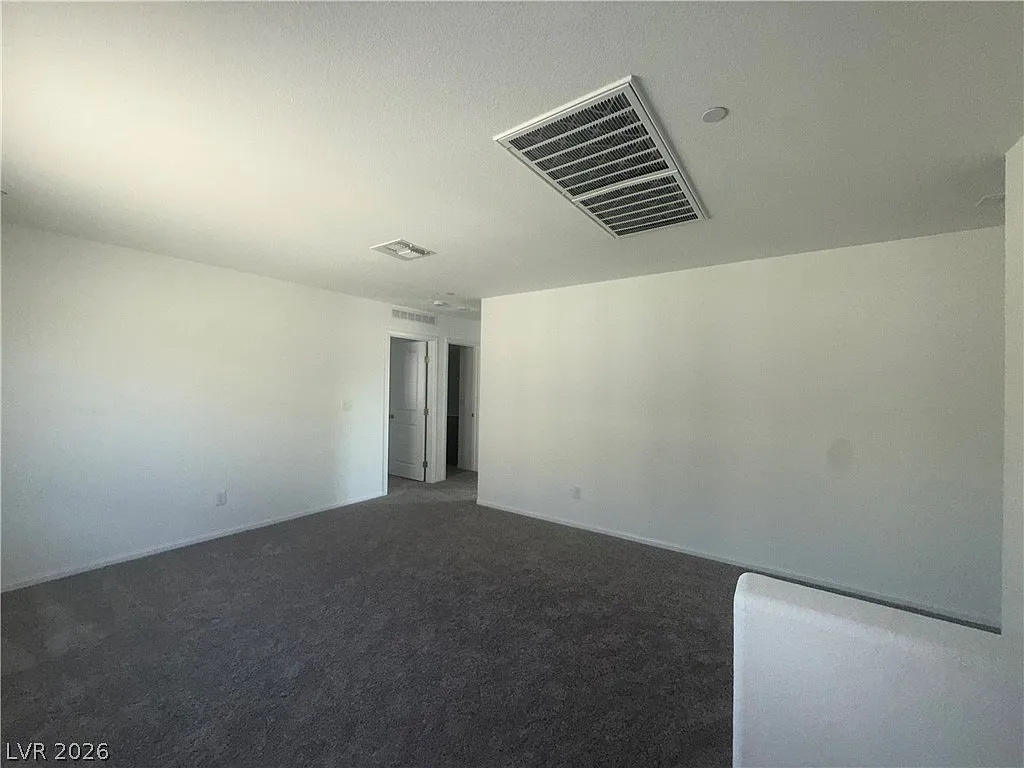 4 bed, 3.0 bath, 2156 sqft, $2,250 — Photo 4