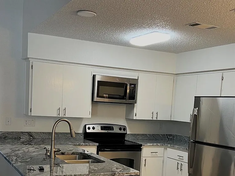30 Oak Villa Rd — Photo 9