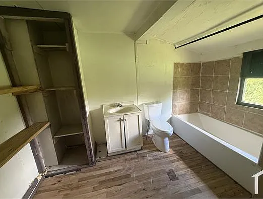 3 bed, $1,150 — Photo 2