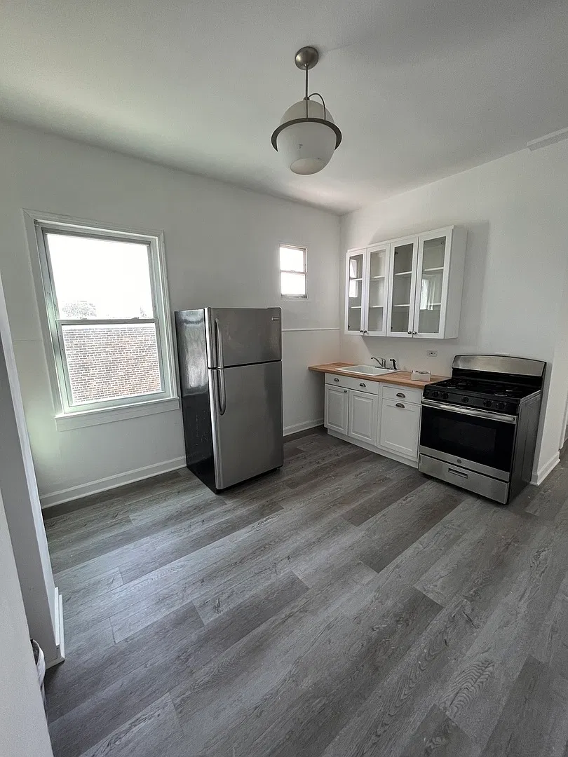 3 bed, $1,800 — Photo 4
