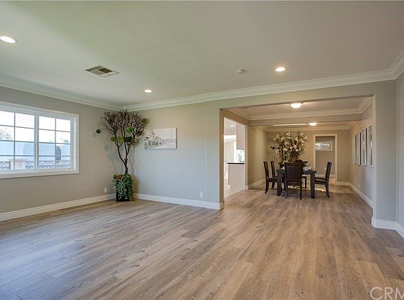 5th image of 3600 W Flower Ave