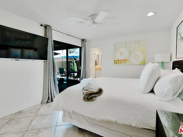 Royal Palm Dr — Photo 10