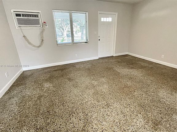4th image of 1828 Lauderdale Manor Dr