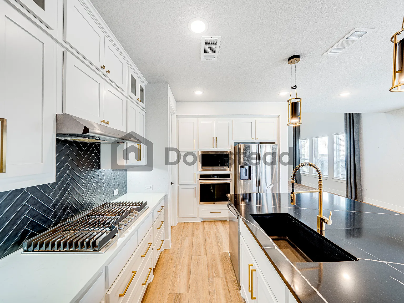 4 bed, 3.0 bath, 2516 sqft, $3,220 — Photo 2