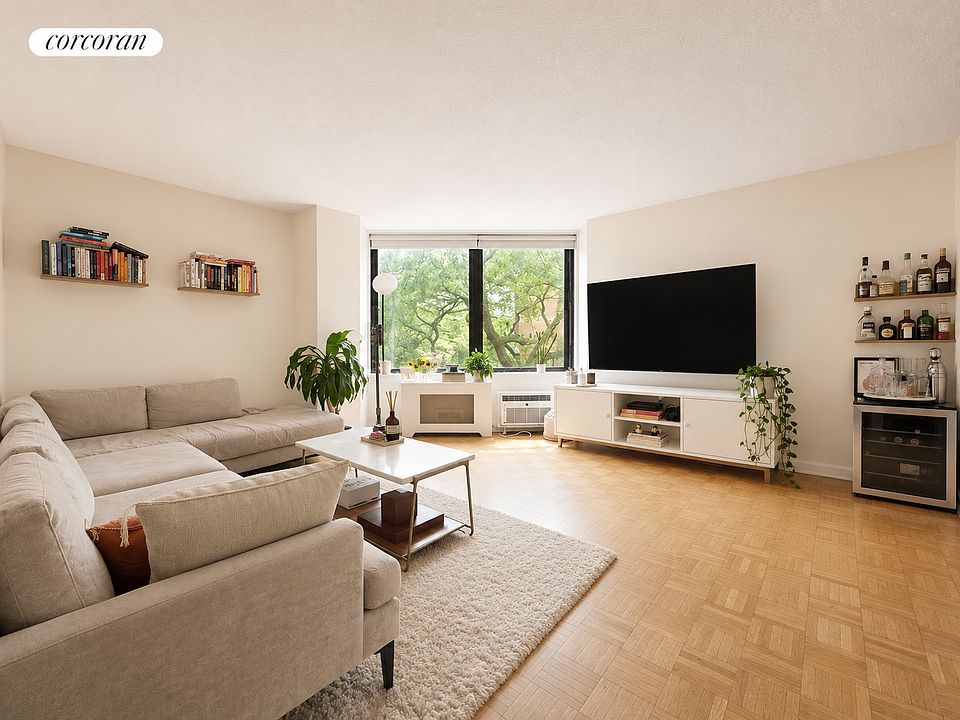1st image of 1641 3rd Ave APT 1C