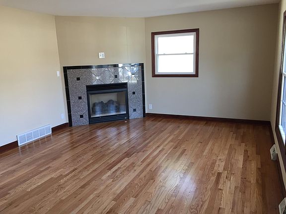 3rd image of N40W5515 Wilshire Dr #5515