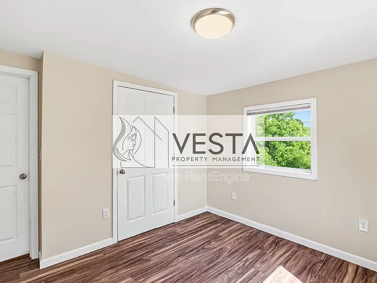 146 Underwood Rd — Photo 17