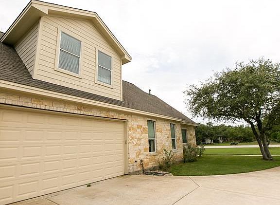4th image of 300 Neal Dr