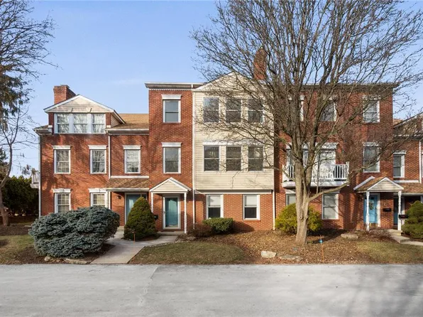 2335 Fox Meadow Dr, Allentown, PA 18104