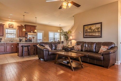 3rd image of 13774 Laurelwood Ln
