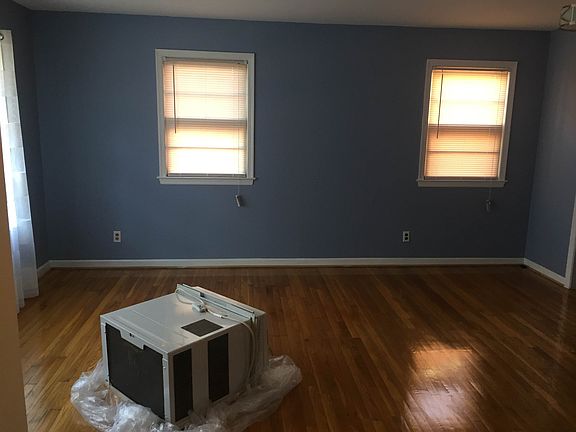 3rd image of 457 Terrace Ave