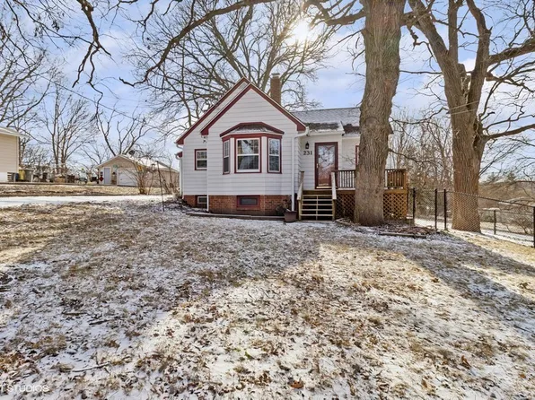 231 E Creston Ave, Des Moines, IA 50315