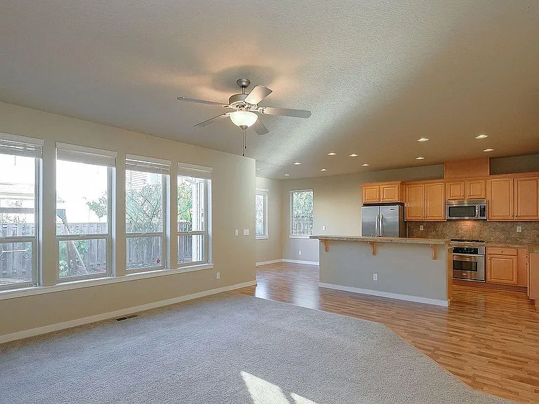 6387 NE Meadowgate Ct — Photo 7