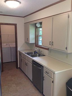3rd image of 4 Whispering Pines Dr