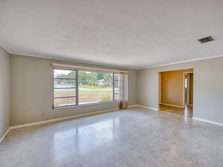1901 Dolphin Dr — Photo 5