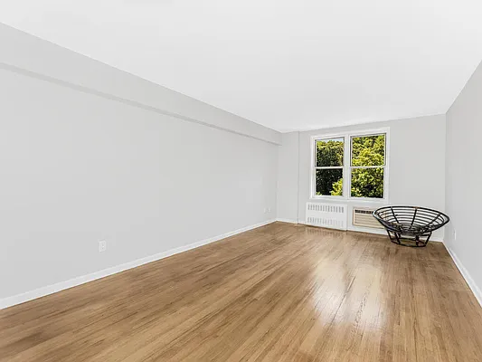 Sold by Re/Max In The City | media 5