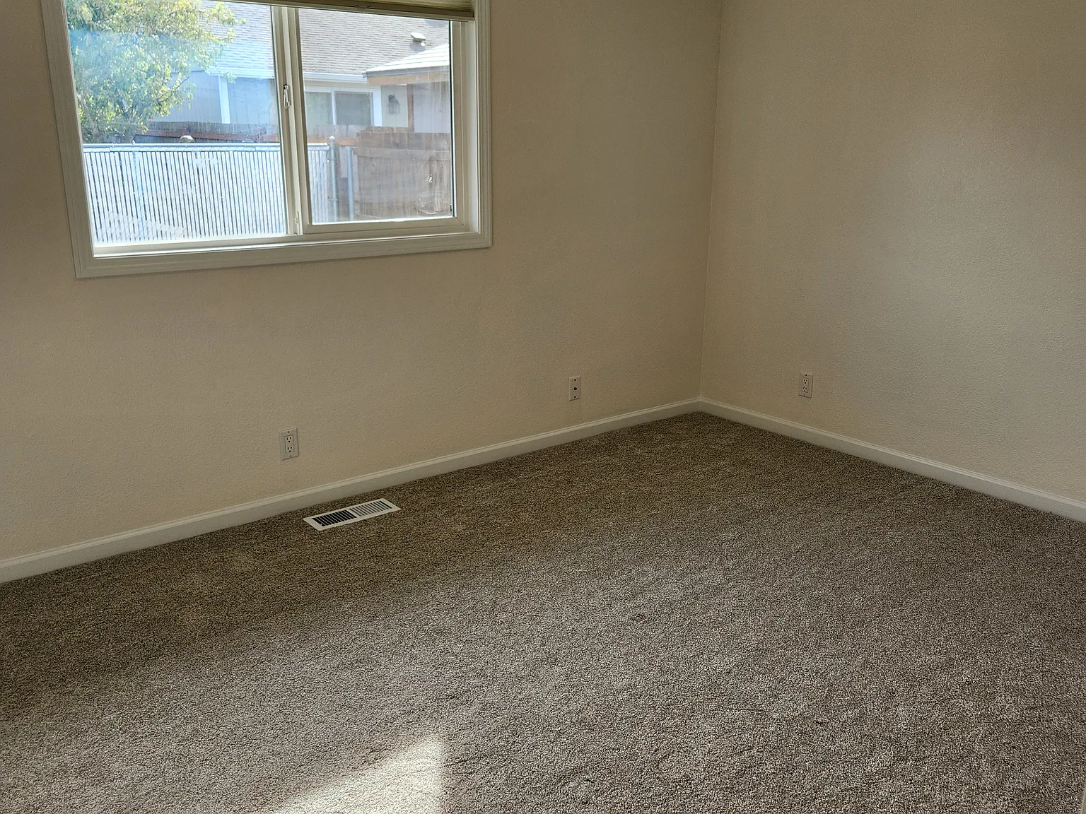 3 bed, 1341 sqft, $2,250 — Photo 4