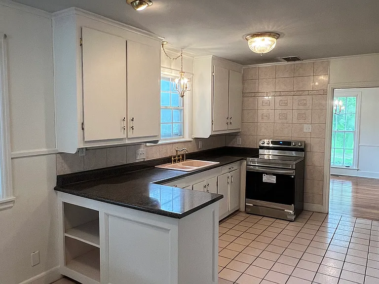 516 N Park St — Photo 10
