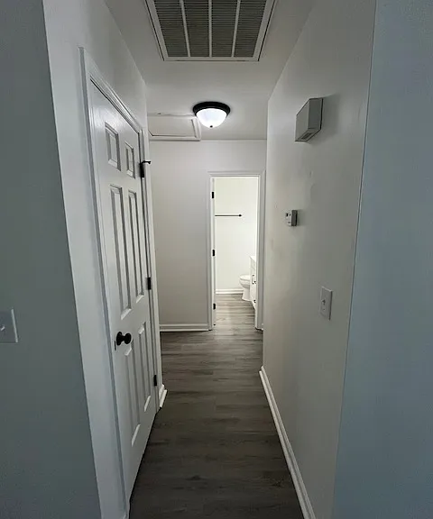 Oak Square Apartments — Photo 15