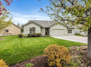 1825 NW Cliff Side Way, Redmond, OR 97756