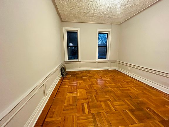 3rd image of 1325 E 19th St APT 1A
