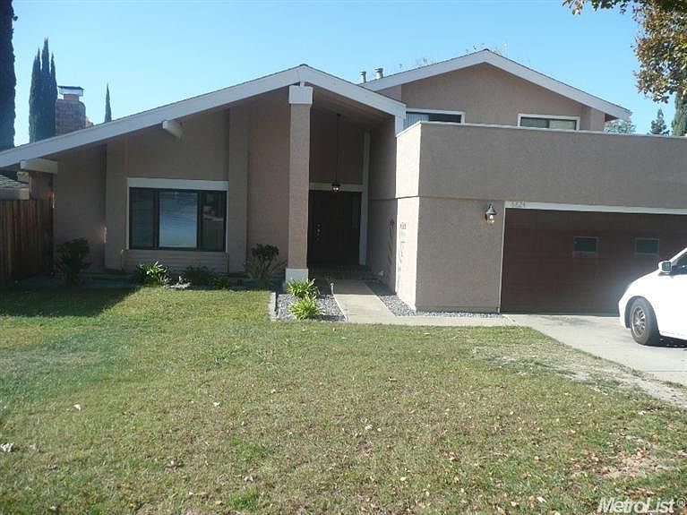 1st image of 6824 Escallonia Dr